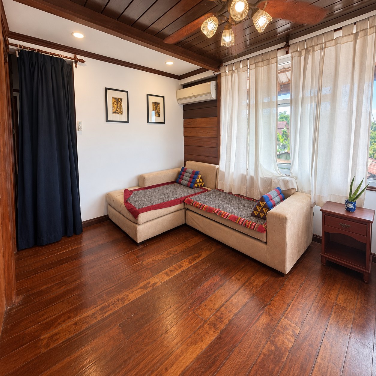 Second lounge upstairs, traditional villa for rent in Sisattanak, Vientiane