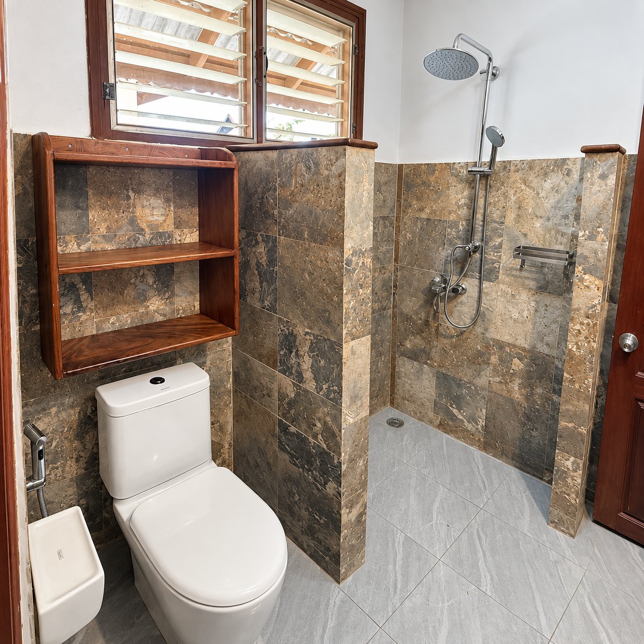 Bathroom with walk-in shower, villa for rent in Sisattanak, Vientiane
