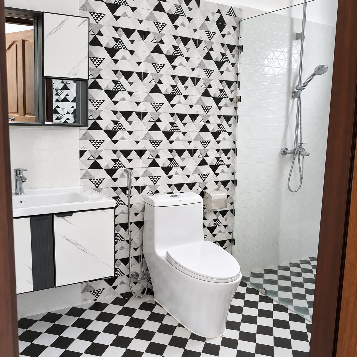 Bathroom with walk-in shower, villa for rent in Vientiane, Laos