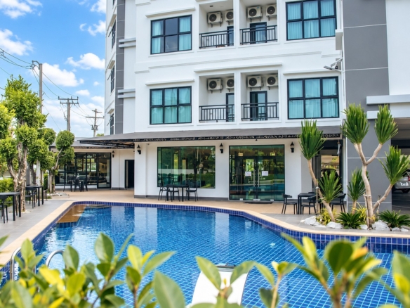 Residence swimming pool and modern building – 1-bedroom apartment near VIS, Sisattanak, Vientiane