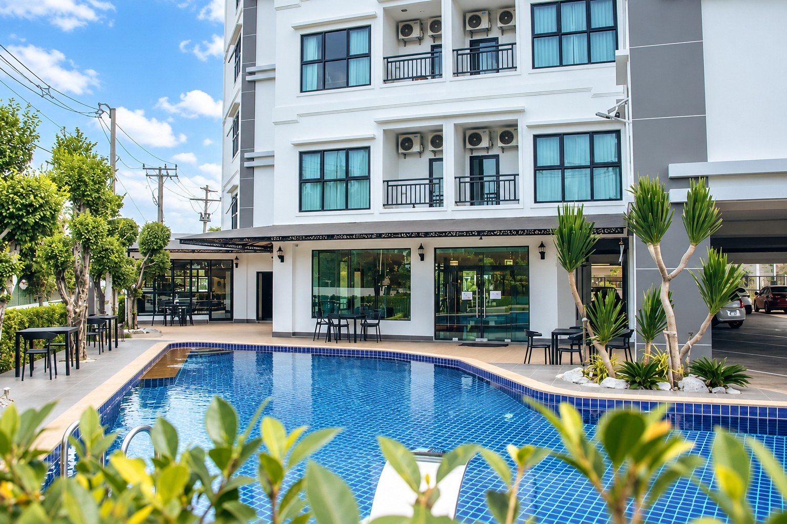 Residence swimming pool and modern building – 1-bedroom apartment near VIS, Sisattanak, Vientiane