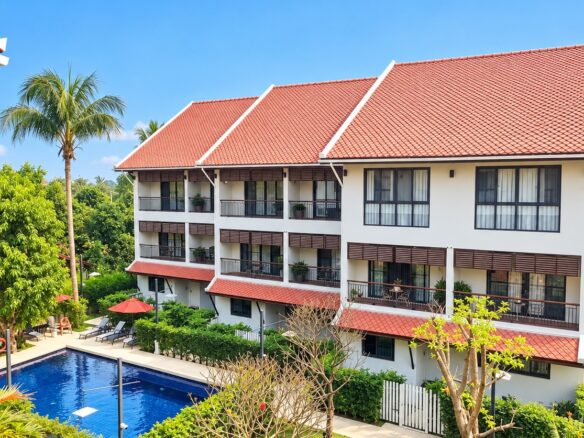 Residence with swimming pool and tropical garden – Sisattanak expat area, Vientiane