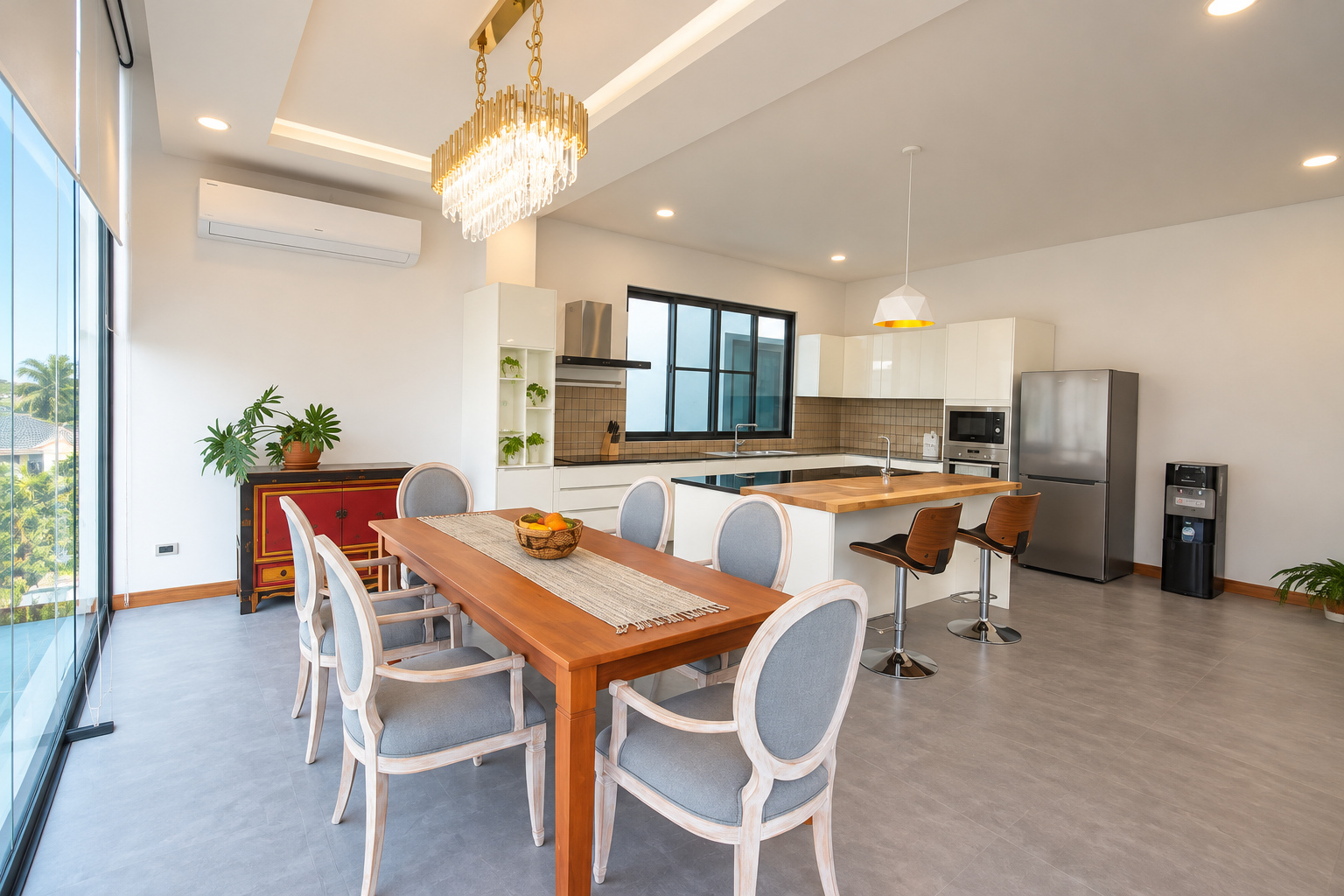 Open dining area and fitted kitchen with island – large apartment 2 bedrooms with pool and gym, Sisattanak expat area, Vientiane