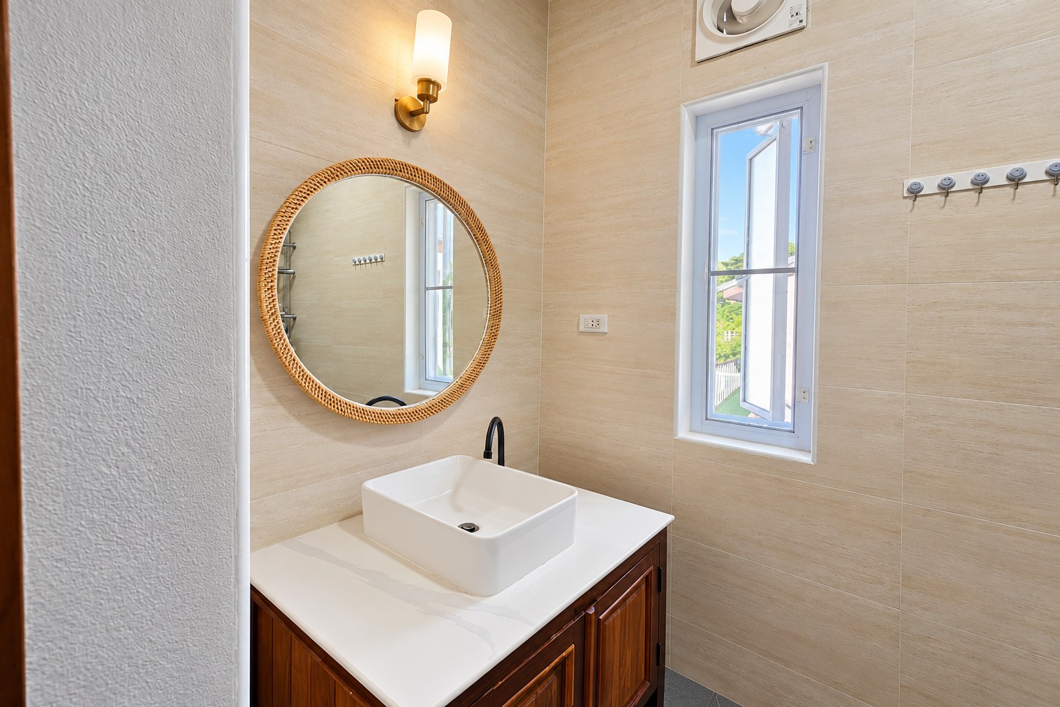 New 1 bedroom apartment for rent near Wattay Airport Vientiane – Bathroom vanity